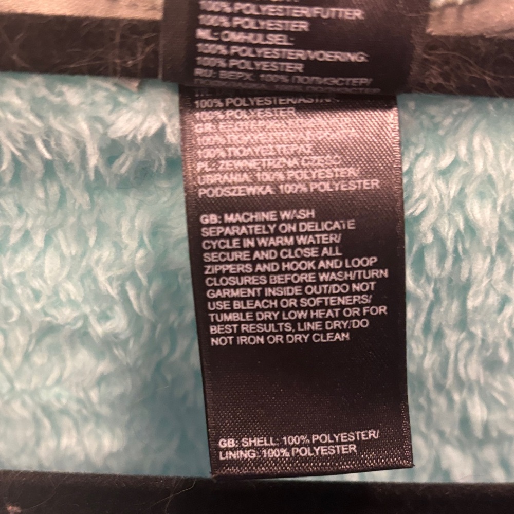 The North Face Women’s Plush Full-Zip Teddy Jacket in Aqua - Picture 9 of 11